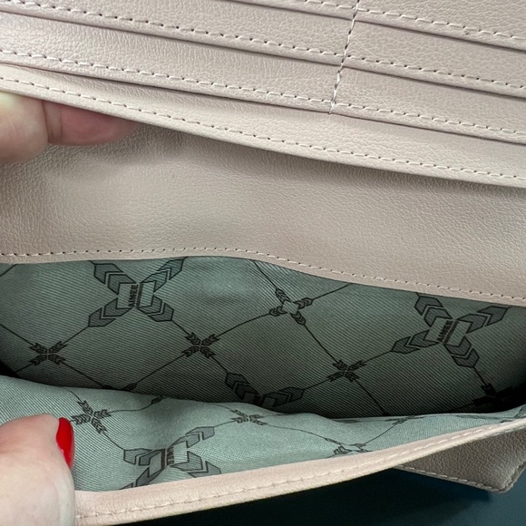 EUC Aimee Kestenberg Marietta Flat Bifold Blush Pink Vegan Leather Wallet - Picture 7 of 8